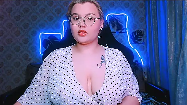 InLoveWithLife26 online show from April 6, 5:47 pm