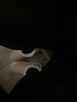 HiddenHoneyLDN online show from October 6, 5:38 am