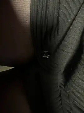 HiddenHoneyLDN online show from February 18, 1:18 pm