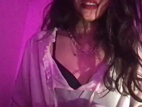  Maya zaidi  online show from April 15, 7:10 pm