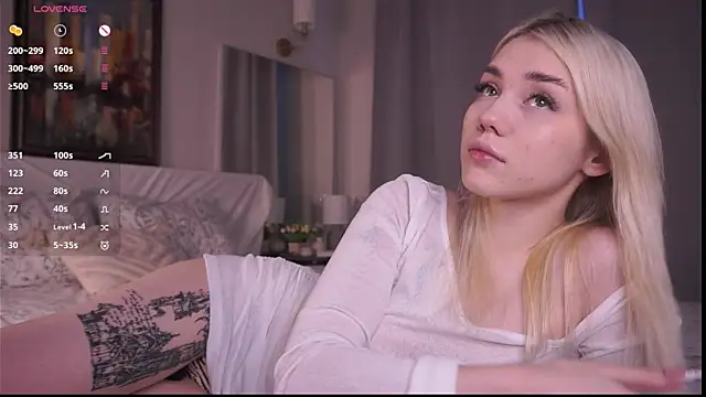 LilianBenskin online show from December 20, 6:31 am