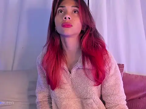 Snapshot of Laurenn_2 chatting on November 6, 3:35 pm Laurenn 2 online show from November 6, 3:35 pm