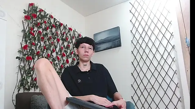LiamBrown09 online show from May 21, 7:10 pm