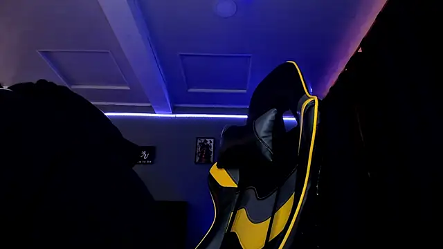 Snapshot of alexgiraldo__ chatting on September 11, 12:05 pm alexgiraldo online show from September 11, 12:05 pm