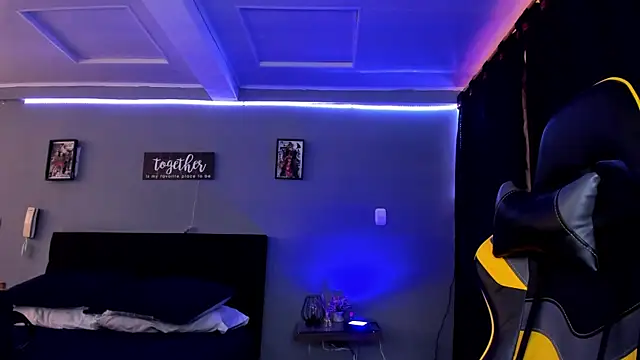 Snapshot of alexgiraldo__ chatting on September 23, 12:19 pm alexgiraldo online show from September 23, 12:19 pm