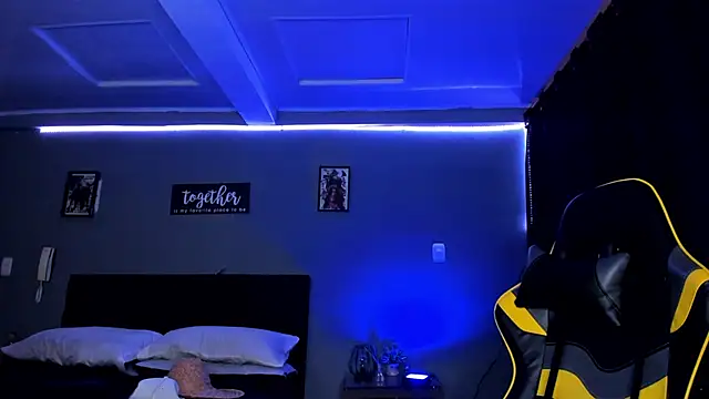 Snapshot of alexgiraldo__ chatting on October 7, 11:18 am alexgiraldo online show from October 7, 11:18 am