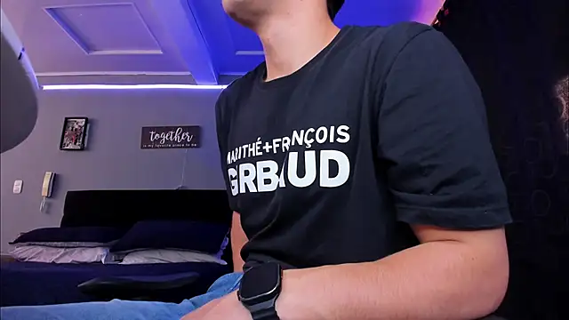 Snapshot of alexgiraldo__ chatting on October 19, 1:23 pm alexgiraldo online show from October 19, 1:23 pm