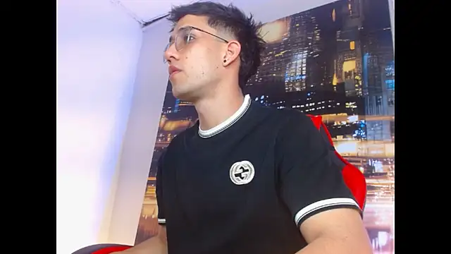 Snapshot of alexgiraldo__ chatting on March 14, 12:06 am alexgiraldo online show from March 14, 12:06 am