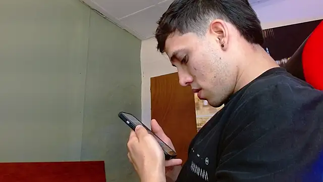 alexgiraldo   online show from June 6, 12:27 am