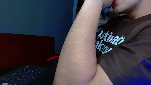 alexgiraldo   online show from June 7, 4:27 am