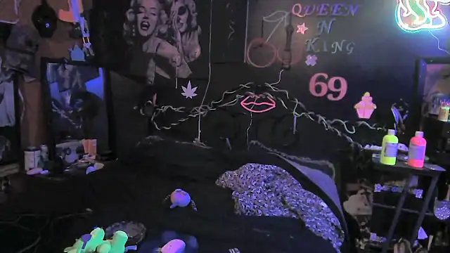 Splash Queen420 online show from February 26, 5:39 am