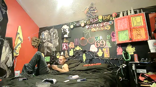 Snapshot of Splash_Queen420 chatting on July 18, 11:08 pm Splash Queen420 online show from July 18, 11:08 pm