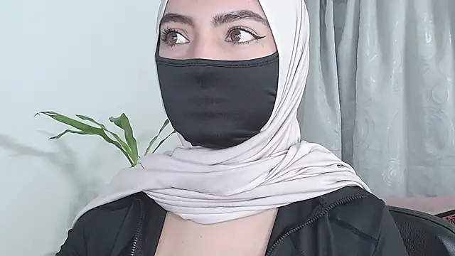 jade nassar online show from February 9, 1:20 am