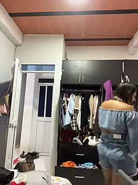 Snapshot of emilysofiia chatting on October 31, 11:17 pm emilysofiia online show from October 31, 11:17 pm