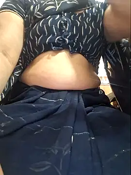 Snapshot of indianhotwife639 chatting on February 16, 10:22 am indianhotwife639 online show from February 16, 10:22 am