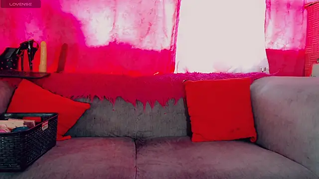 vicky gill online show from February 12, 8:04 pm