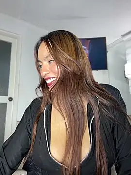 Snapshot of Adarha_Ramirez chatting on May 16, 6:21 am Adarha Ramirez online show from May 16, 6:21 am