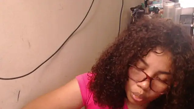 madelene online show from March 14, 11:43 pm