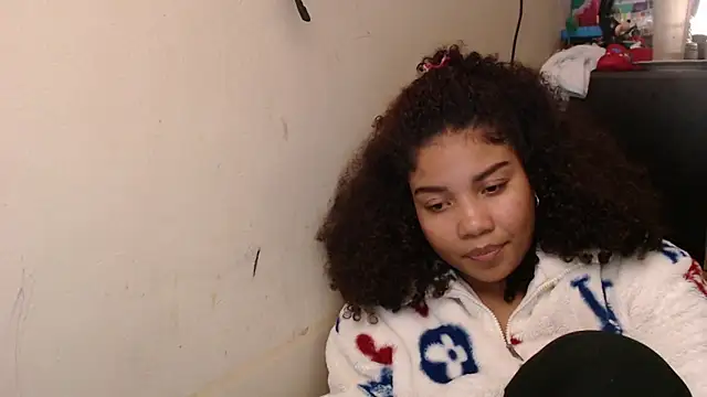 madelene online show from April 12, 3:11 am