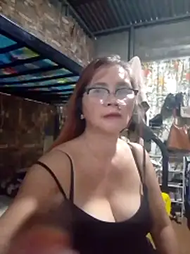 SexyHottMom online show from April 18, 12:20 pm