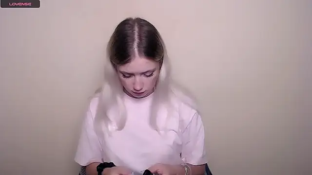 AliceHotty  online show from September 13, 6:13 am