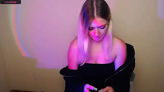 AliceHotty  online show from October 13, 10:15 am