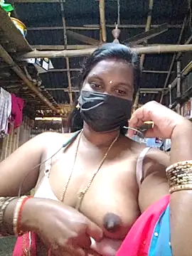 Snapshot of Tamildivya18 chatting on January 7, 3:31 am Tamildivya18 online show from January 7, 3:31 am