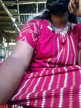 Snapshot of Tamildivya18 chatting on May 5, 8:33 am Tamildivya18 online show from May 5, 8:33 am