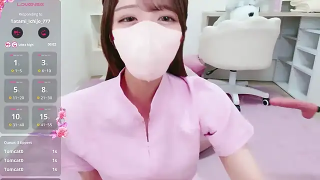 Reina Fcup online show from April 18, 11:14 am