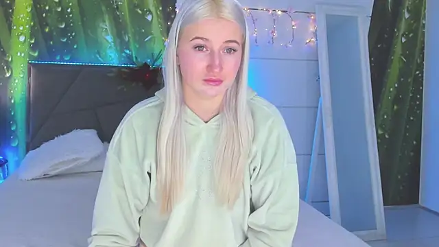 HollyTailors online show from January 9, 6:27 am