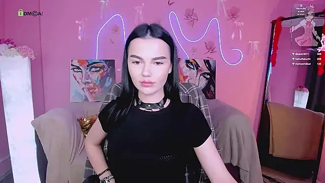 kiana vin online show from June 25, 11:31 pm