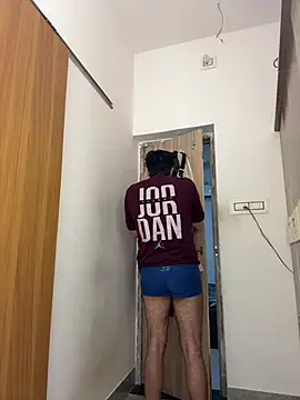 hottestboy03 online show from May 13, 8:12 am