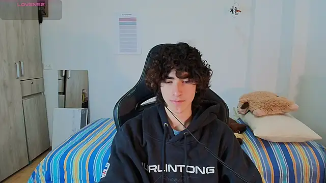 Nude Boy18 online show from February 23, 1:58 am