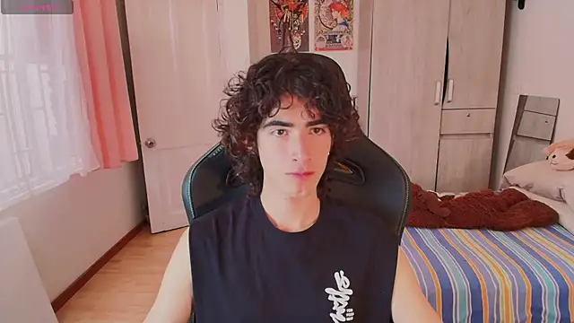 Nude Boy18 online show from March 11, 9:21 pm