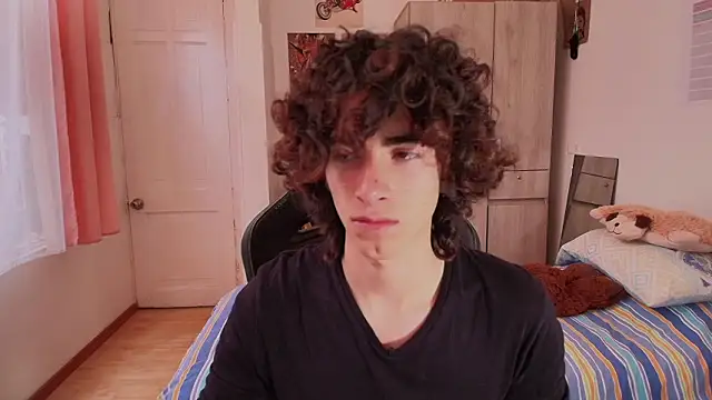 Nude Boy18 online show from March 20, 9:30 pm