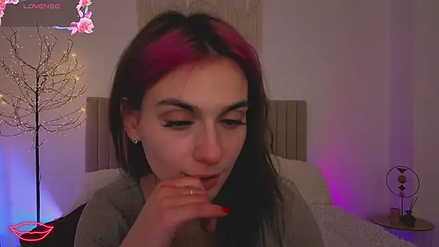 Little mia   online show from April 14, 9:43 pm