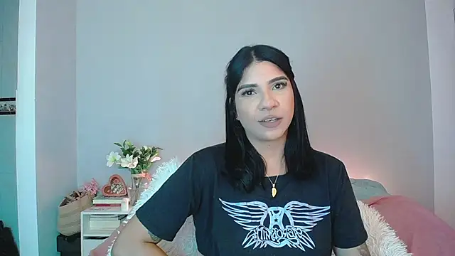 Laura-angeel online show from November 24, 7:02 pm