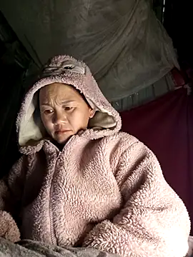 MaiHoa69 online show from March 12, 6:30 am