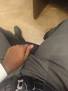 hotboy43339 online show from June 12, 10:36 am
