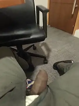 hotboy43339 online show from August 2, 5:06 am