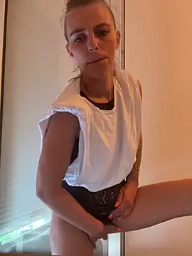 BrumeLove online show from May 27, 7:16 am