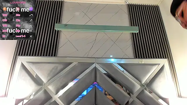 Snapshot of Ravenna666_ chatting on February 12, 8:26 pm Ravenna666 online show from February 12, 8:26 pm