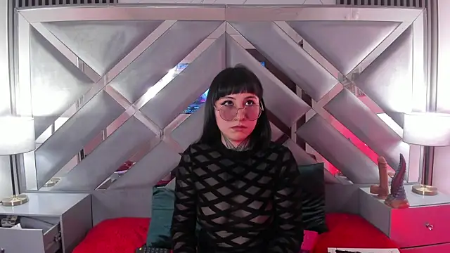 Snapshot of Ravenna666_ chatting on February 25, 8:29 pm Ravenna666 online show from February 25, 8:29 pm