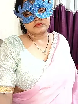 MEERAcle online show from April 18, 7:18 pm