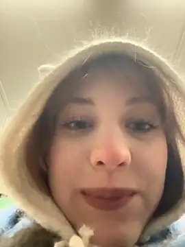 Snapshot of Only_April chatting on November 28, 5:54 am Only April online show from November 28, 5:54 am