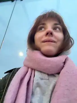 Snapshot of Only_April chatting on December 19, 6:42 am Only April online show from December 19, 6:42 am