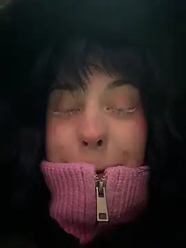 Snapshot of Only_April chatting on January 16, 5:22 am Only April online show from January 16, 5:22 am