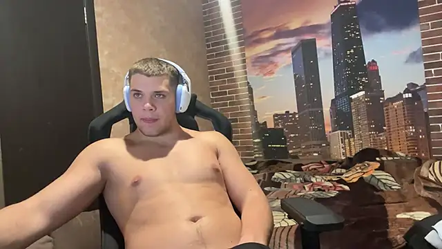 MusclePhantom online show from October 19, 7:58 pm