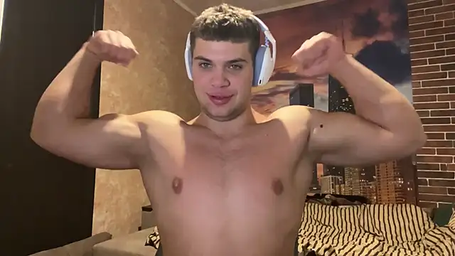 MusclePhantom online show from December 3, 10:08 pm