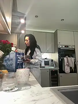 BELLABLACKXUK online show from April 28, 10:42 am